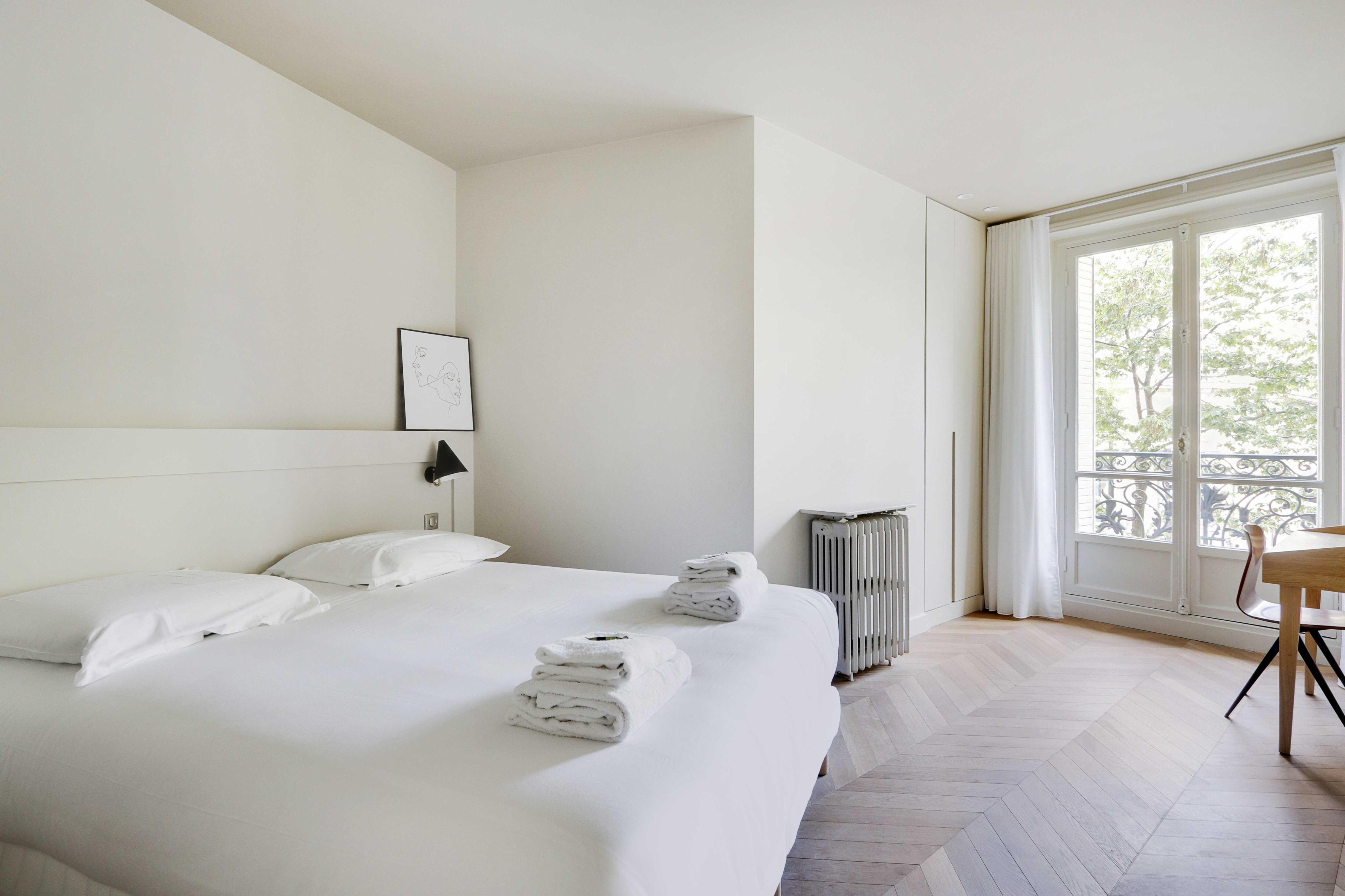 Classy appartement - Montmartre - Tap to explore photos
