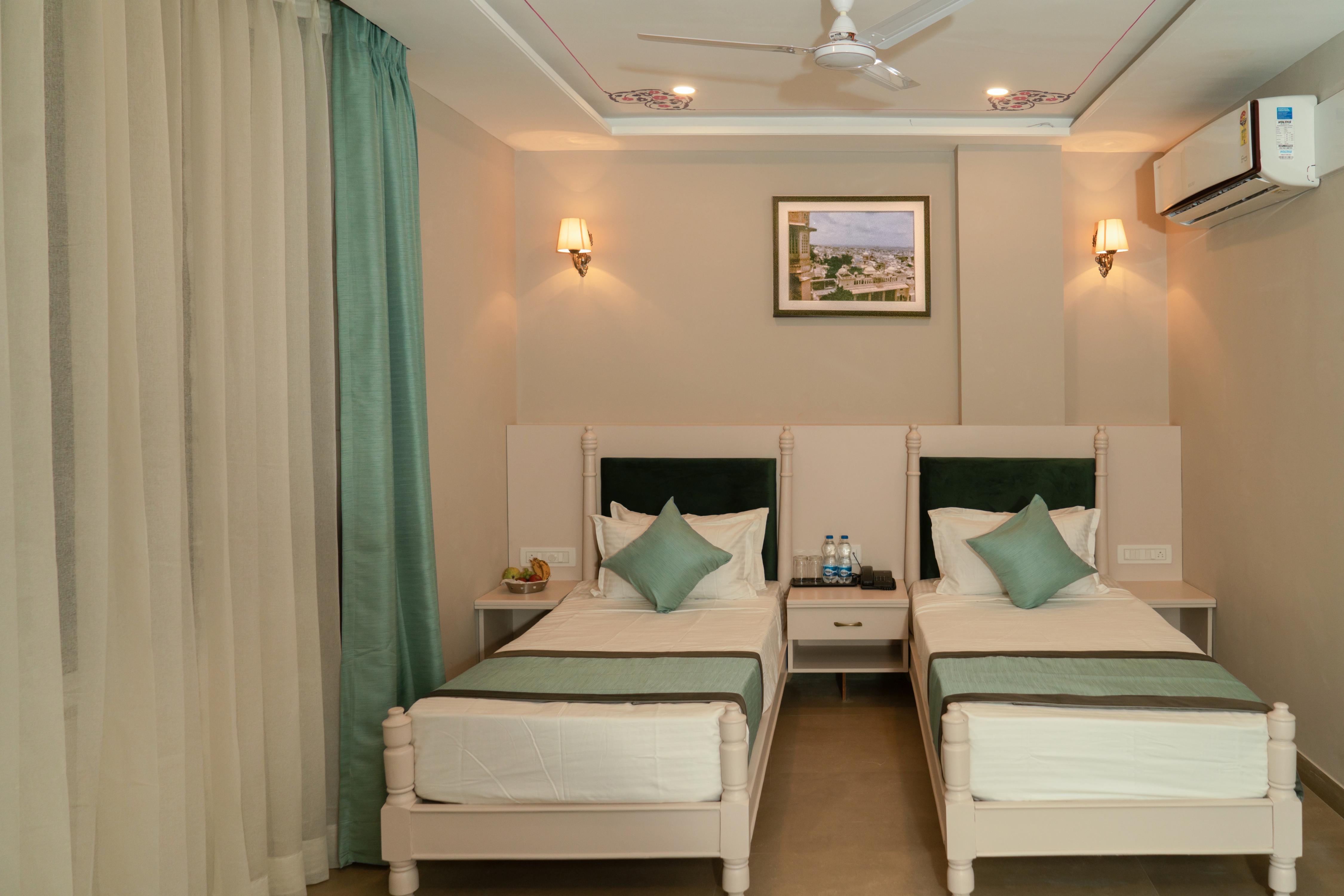 Shree Ji Mahal Hotel - 500 Mtrs From IIM Udaipur Room Type - Deluxe Twin