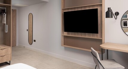 Hilton Garden Inn Silverstone Room Type - KING ACCESSIBLE ROOM