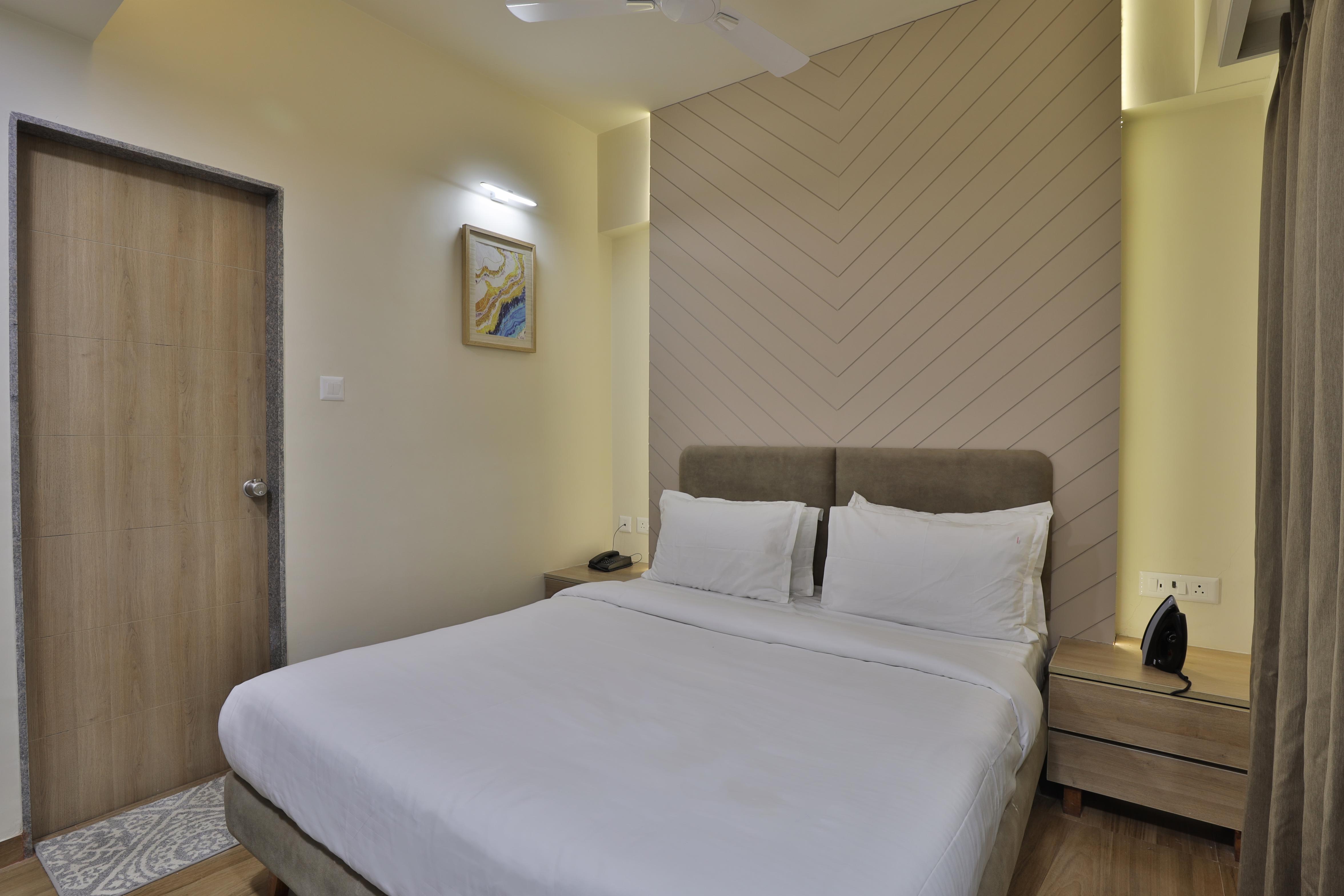 Hotel Monville, Bhaili Vadodara - Tap to explore photos