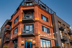 Hotel Address 9D
