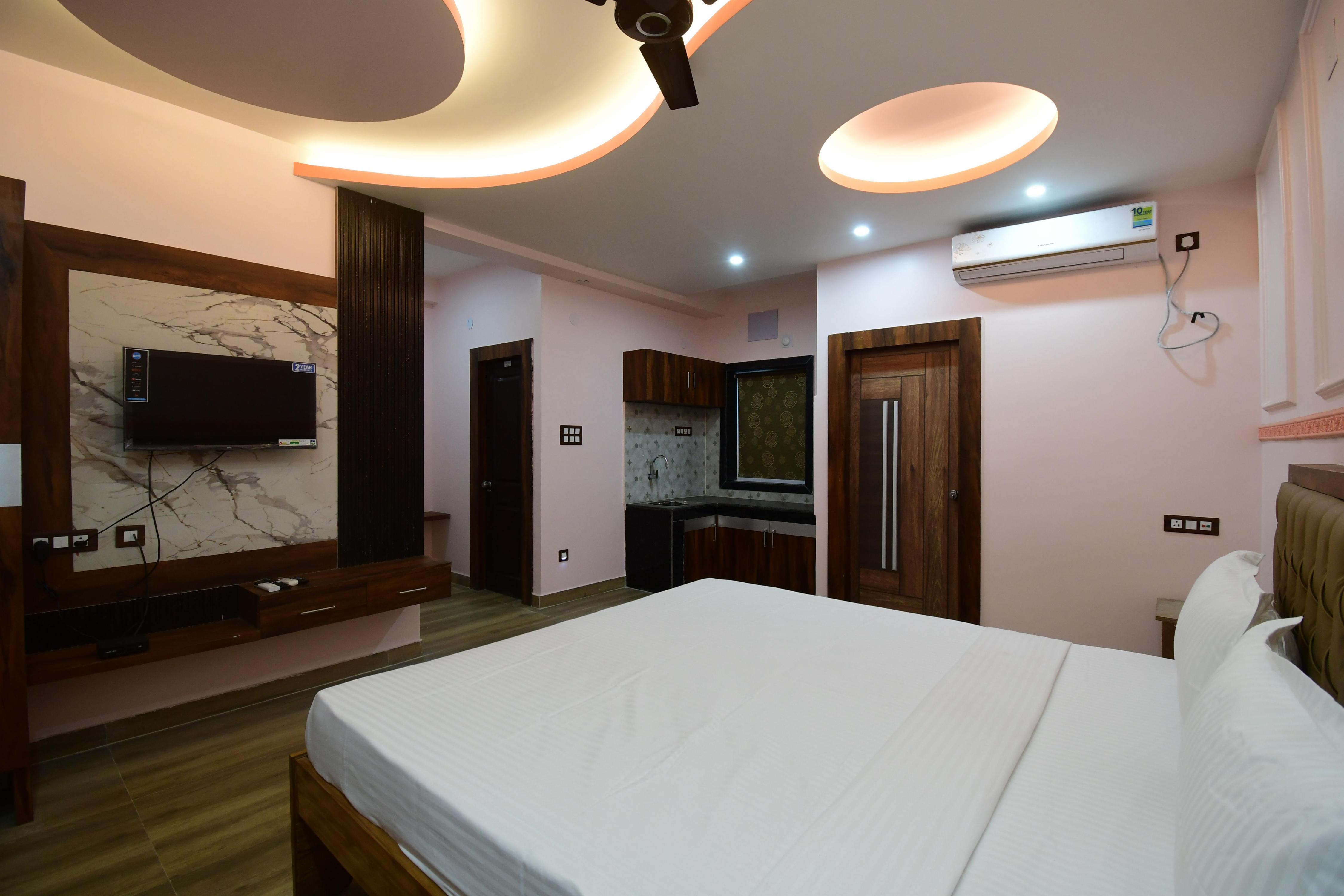 Hotel Sushree International - Tap to explore photos