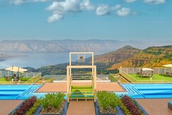 The Cliff by Zuper, Panchgani