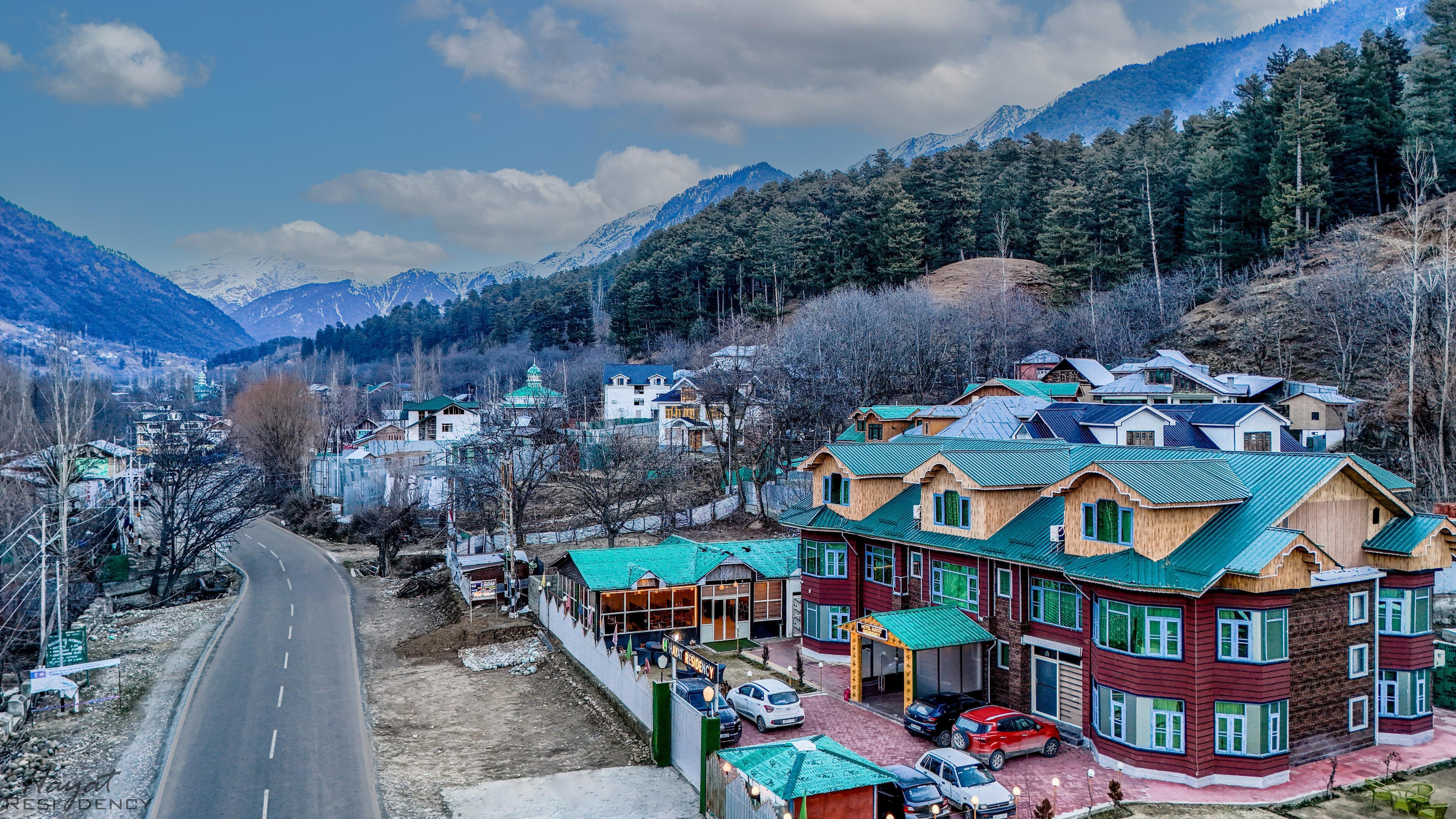 Hayat Residency (10 min. drive to Main Market)