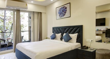FlxHo Stays - Serviced Apartmnets at Cyber City Room Type - Superior Studio with Balcony