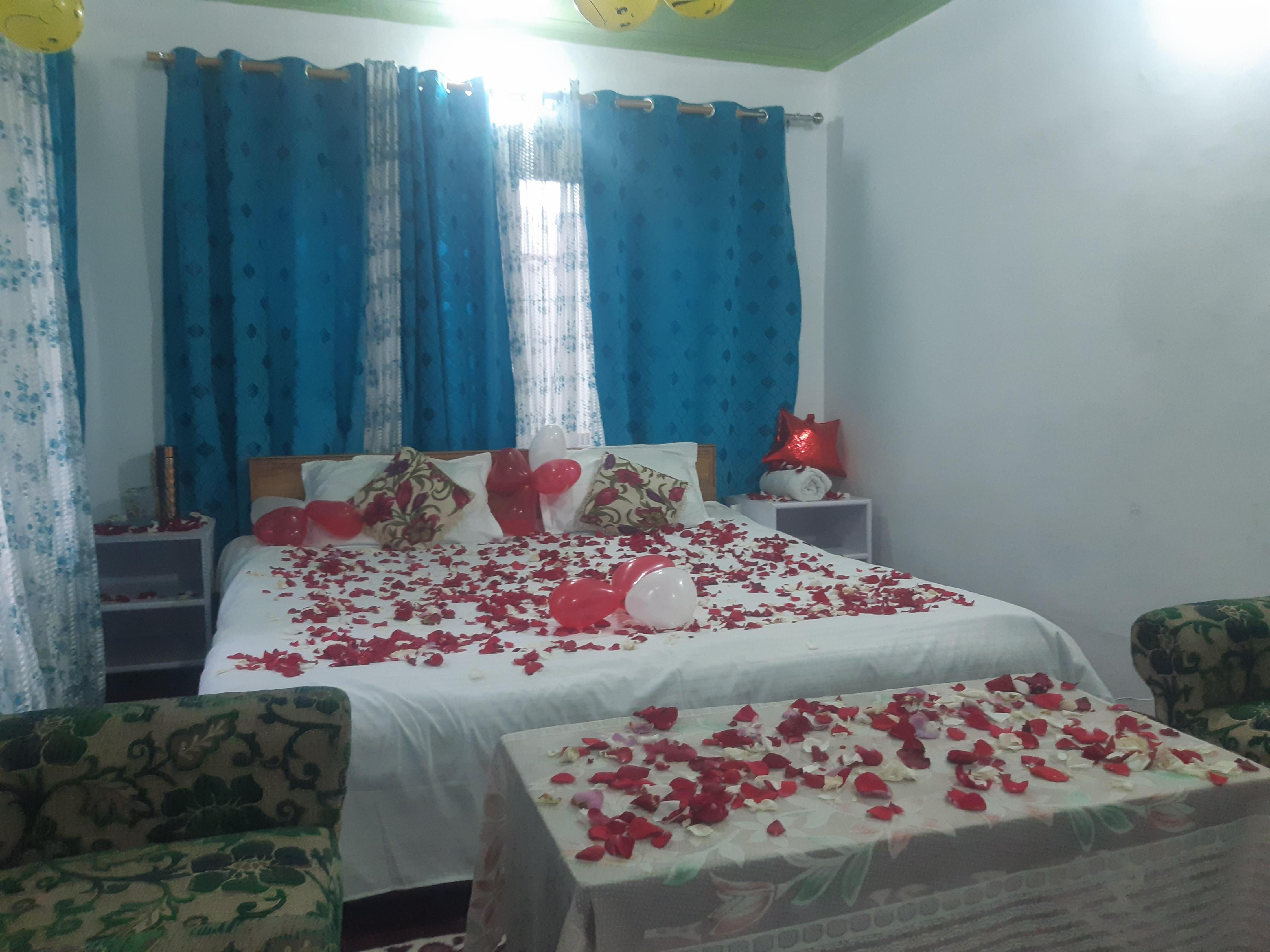 Rose Bowl Homestay Srinagar - Tap to explore photos