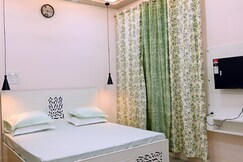 Apartment in Varanasi by Madhi Basera