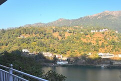 Hotel Lake Paradise Inn