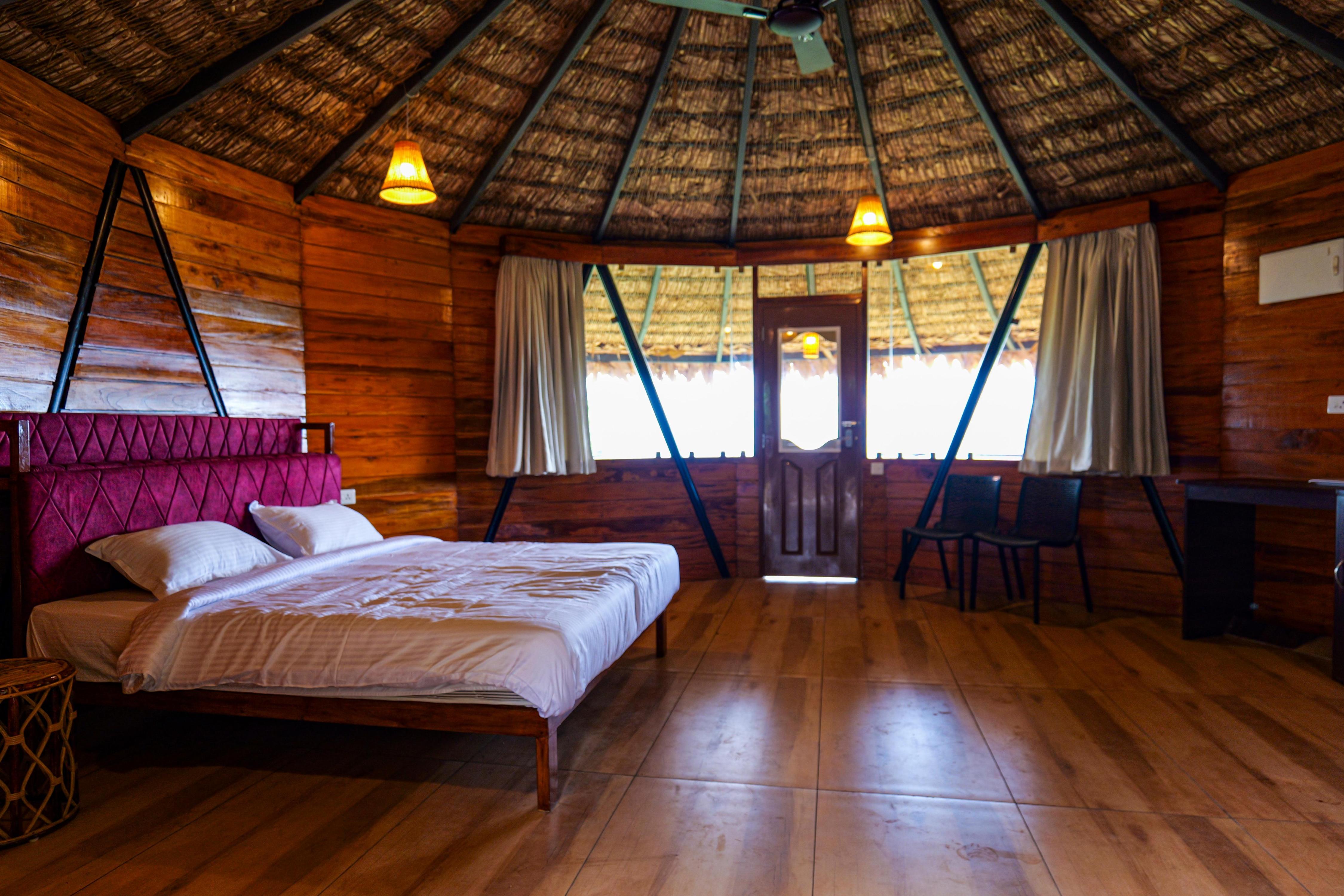 Meraki Tribe Heritage Room Type - Wood house