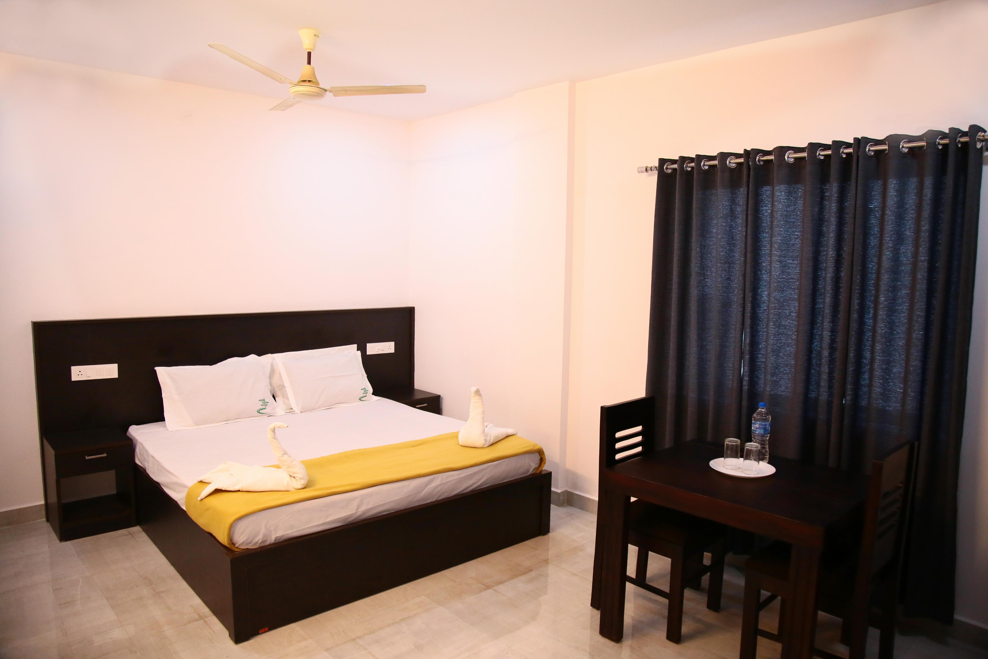 THEKKADY TRAVEL ROOMS - Tap to explore photos