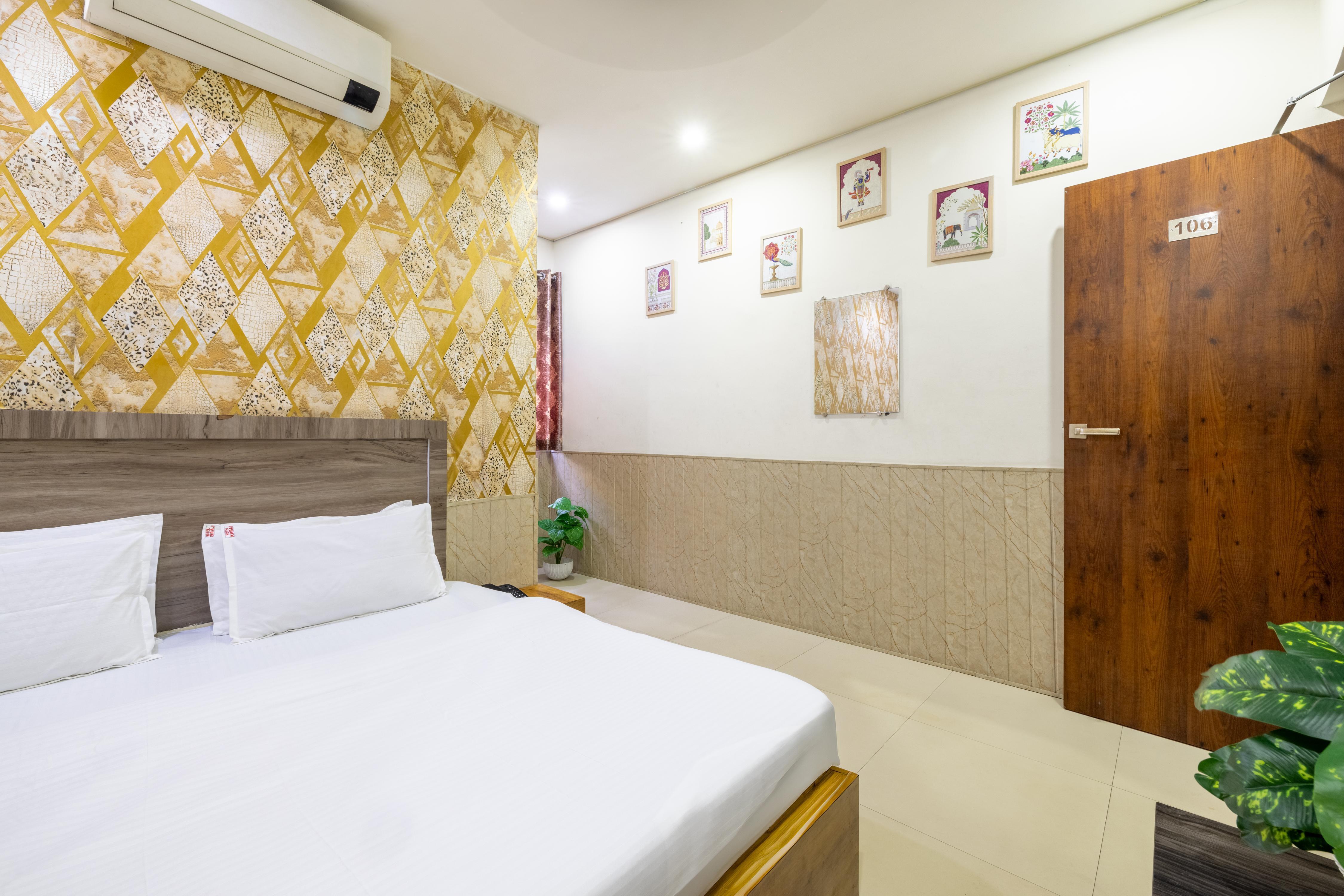 Hotel ARRAJ - Tap to explore photos
