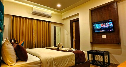 Hotel Meritel Grande Vijay Nagar Indore Room Type - Premium Luxury Room