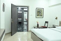 ELGIN SUITES