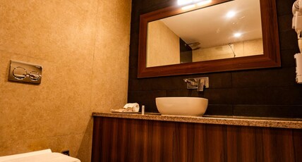 Hotel Square One by D Polo Dharamshala Room Type - Club Executive