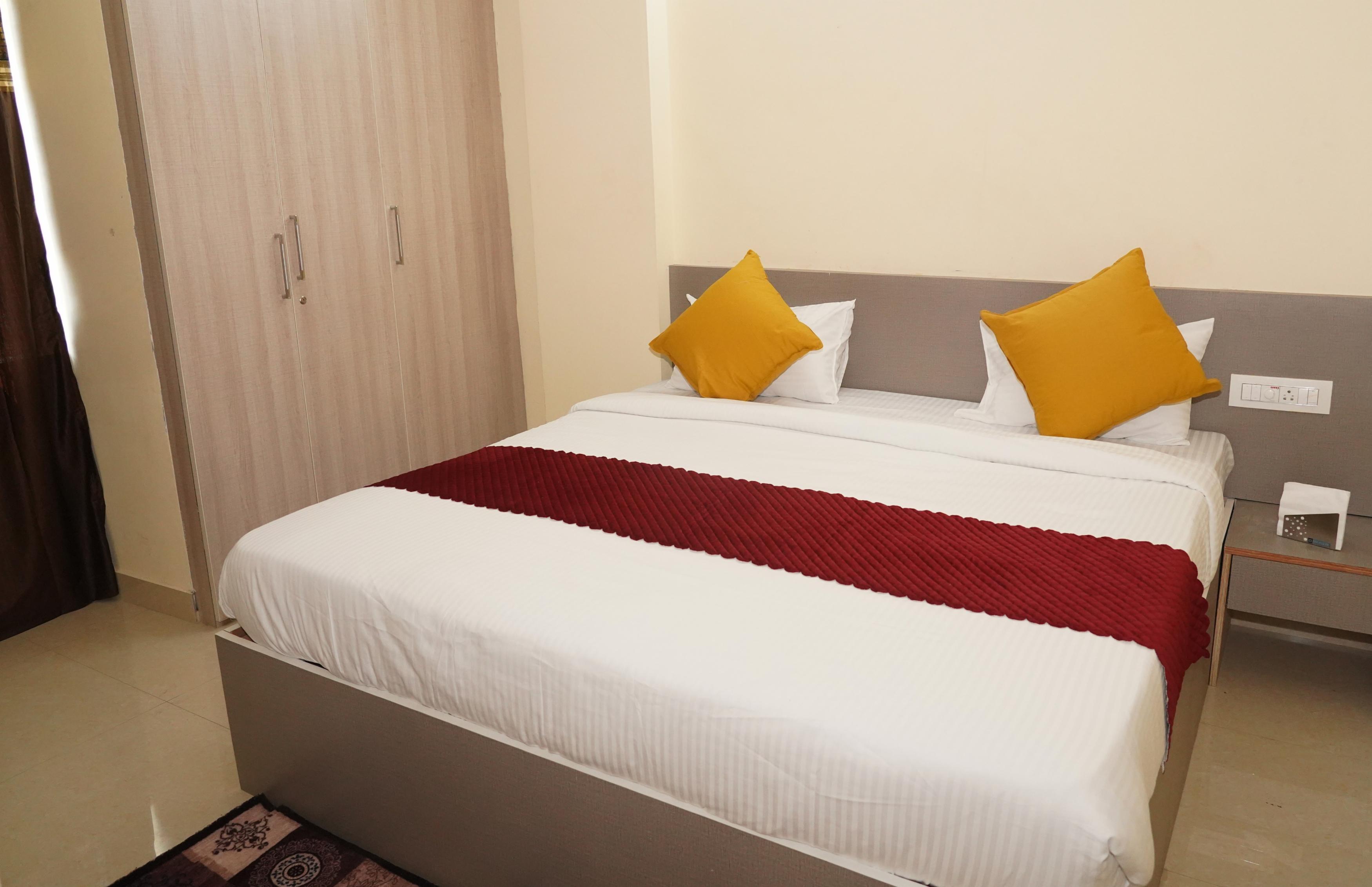 Hotel Royal Suites and Rooms - Tap to explore photos