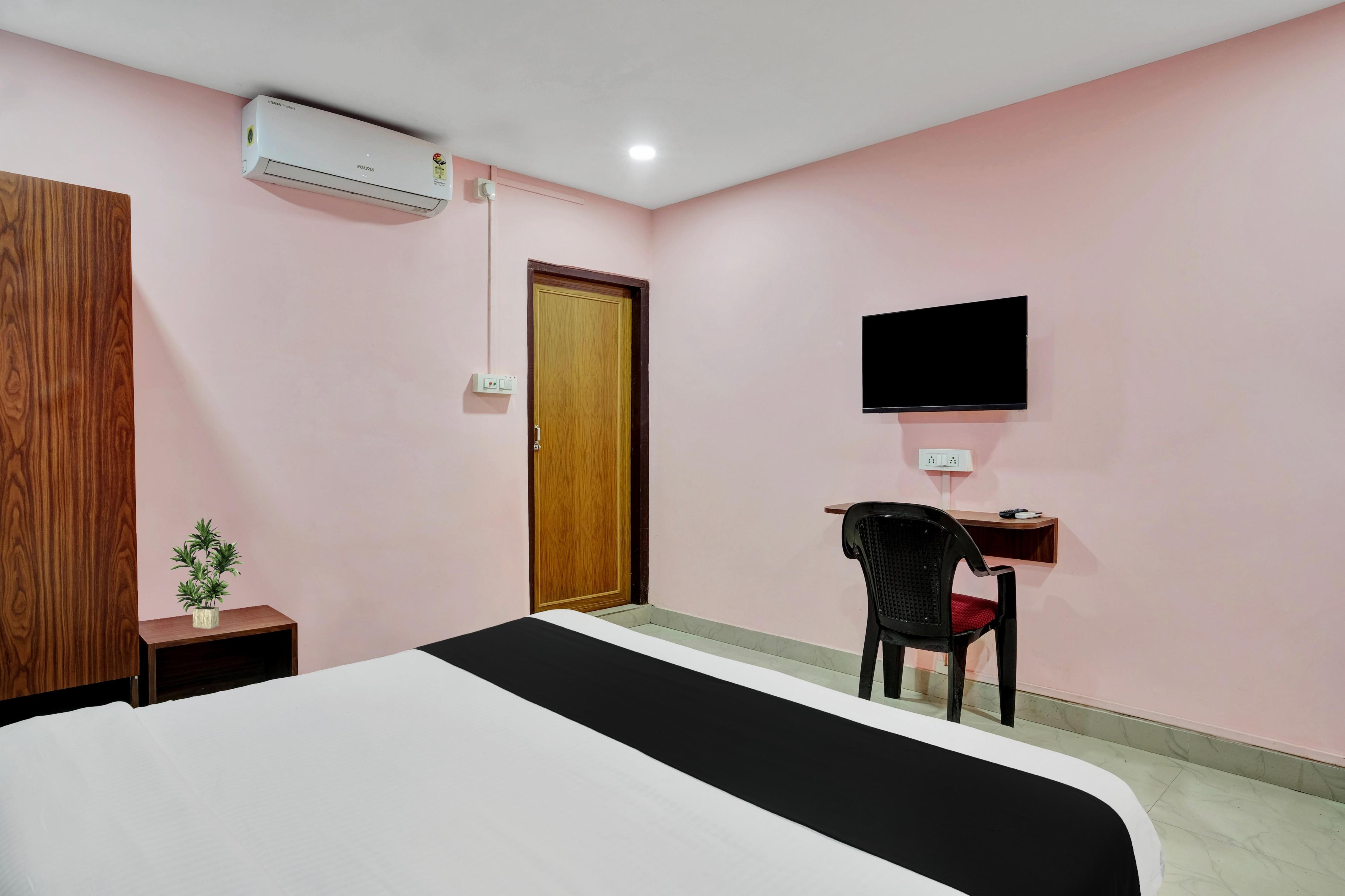 Hotel O Chandmari Guwahati - Tap to explore photos