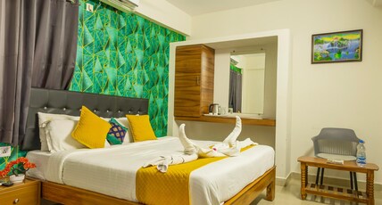 Hotel Golden Arrow Room Type - Deluxe Room Hotel Golden Arrow Room Type - Deluxe Room
