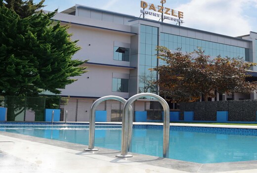 DAZZLE MOUNT RESORT