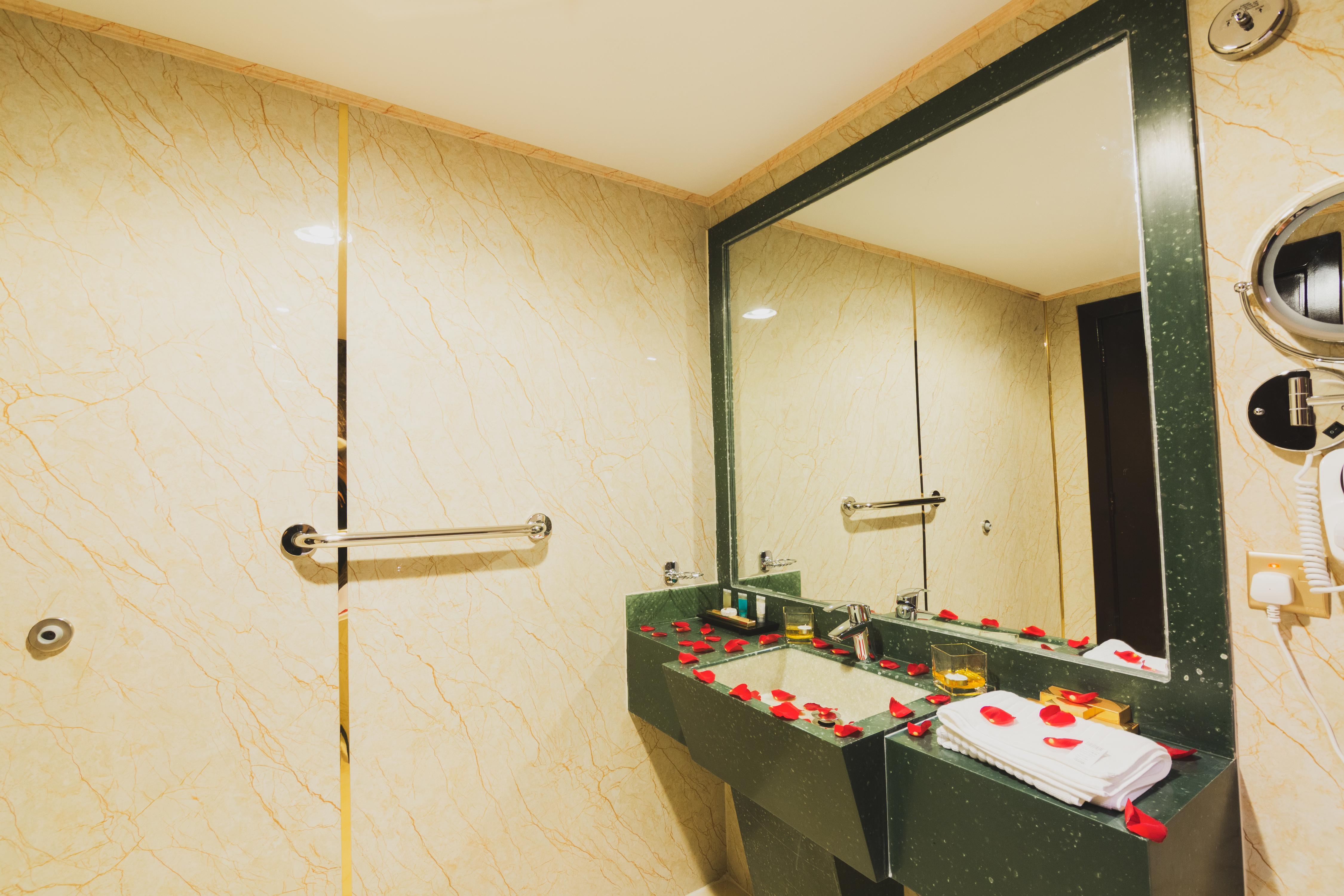 Golden Ship Hotel Room Type - Superior Twin Room