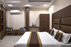 Hotel Divine Aura