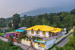 Whoopers Home Bir 2Bhk First Floor