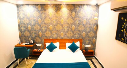 ROYAL PALACE Room Type - King Room ROYAL PALACE Room Type - King Room