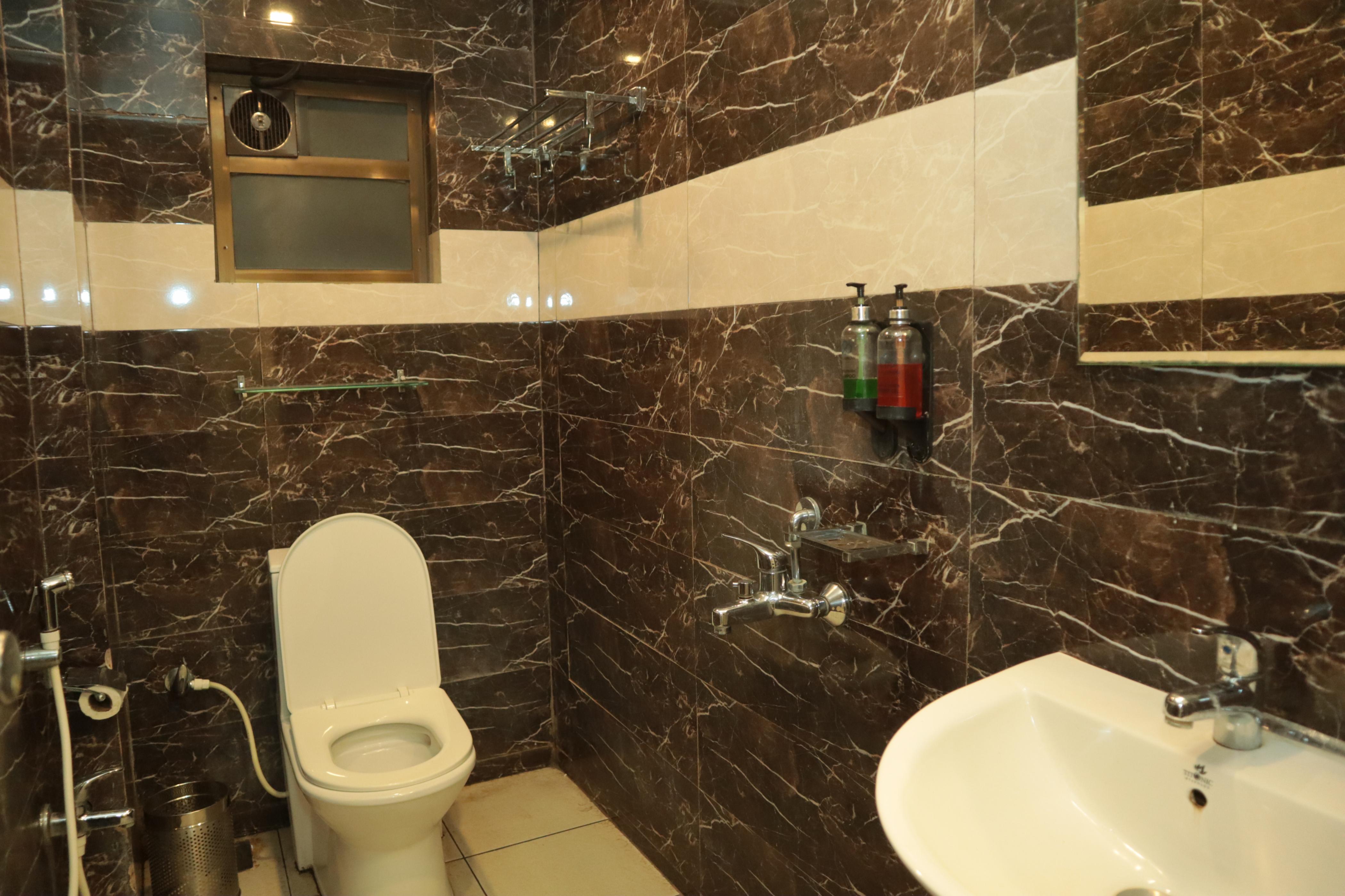 Hotel Amrut Inn - Tap to explore photos