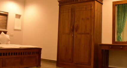 Asthamaya Beach Homestay Room Type - AC Standard King Suite
