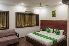 Treebo Shembekars Inn