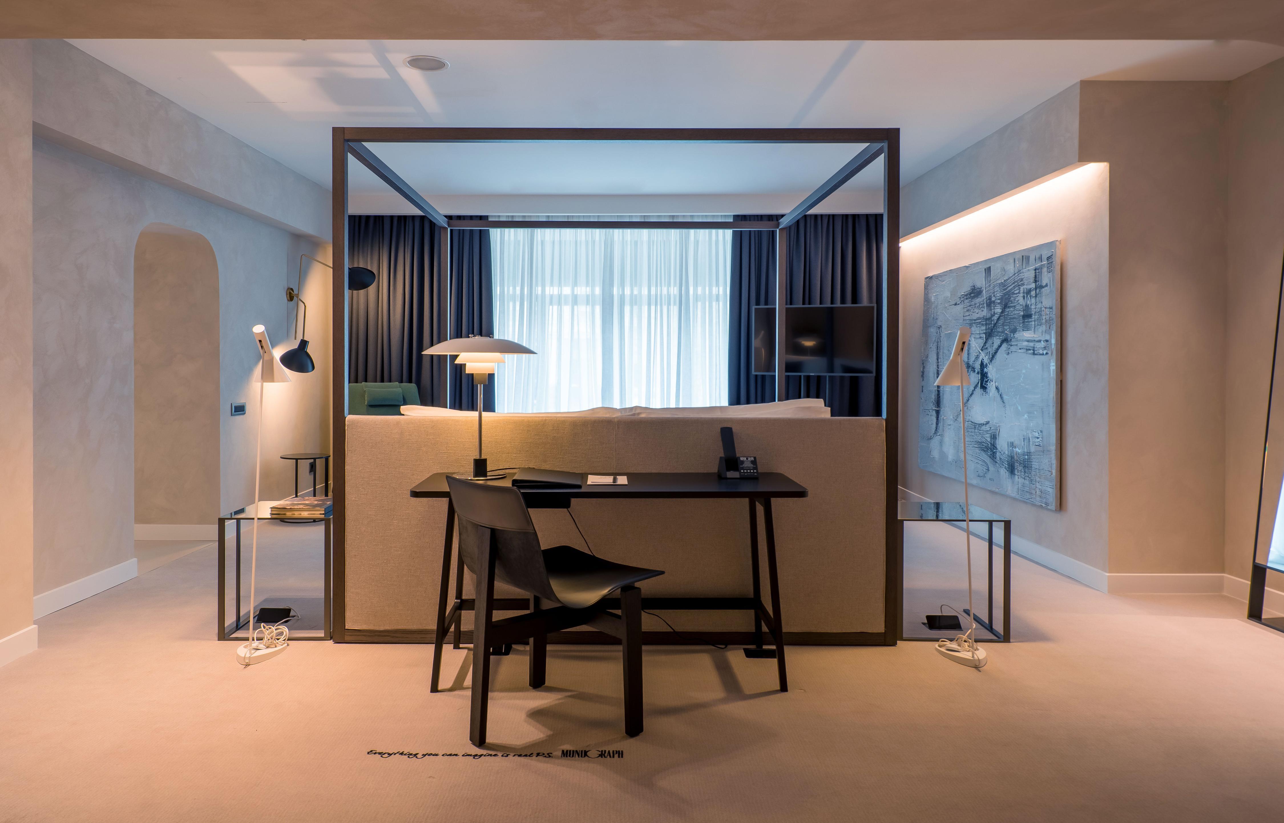 Monograph Freedom Square Room Type - Associo King