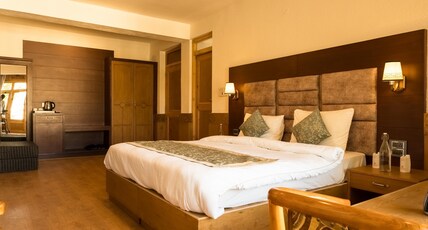 HOTEL GAWALING INTERNATIONAL Room Type - Deluxe Room With Balcony