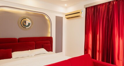 Skystay Lucknow | DLF MyPad Room Type - Netflix & Chill