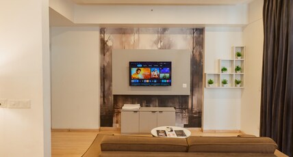 Skystay Lucknow | DLF MyPad Room Type - Bed in Town