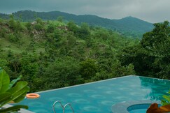 The Sky Imperial Pavoreal Jungle Resort