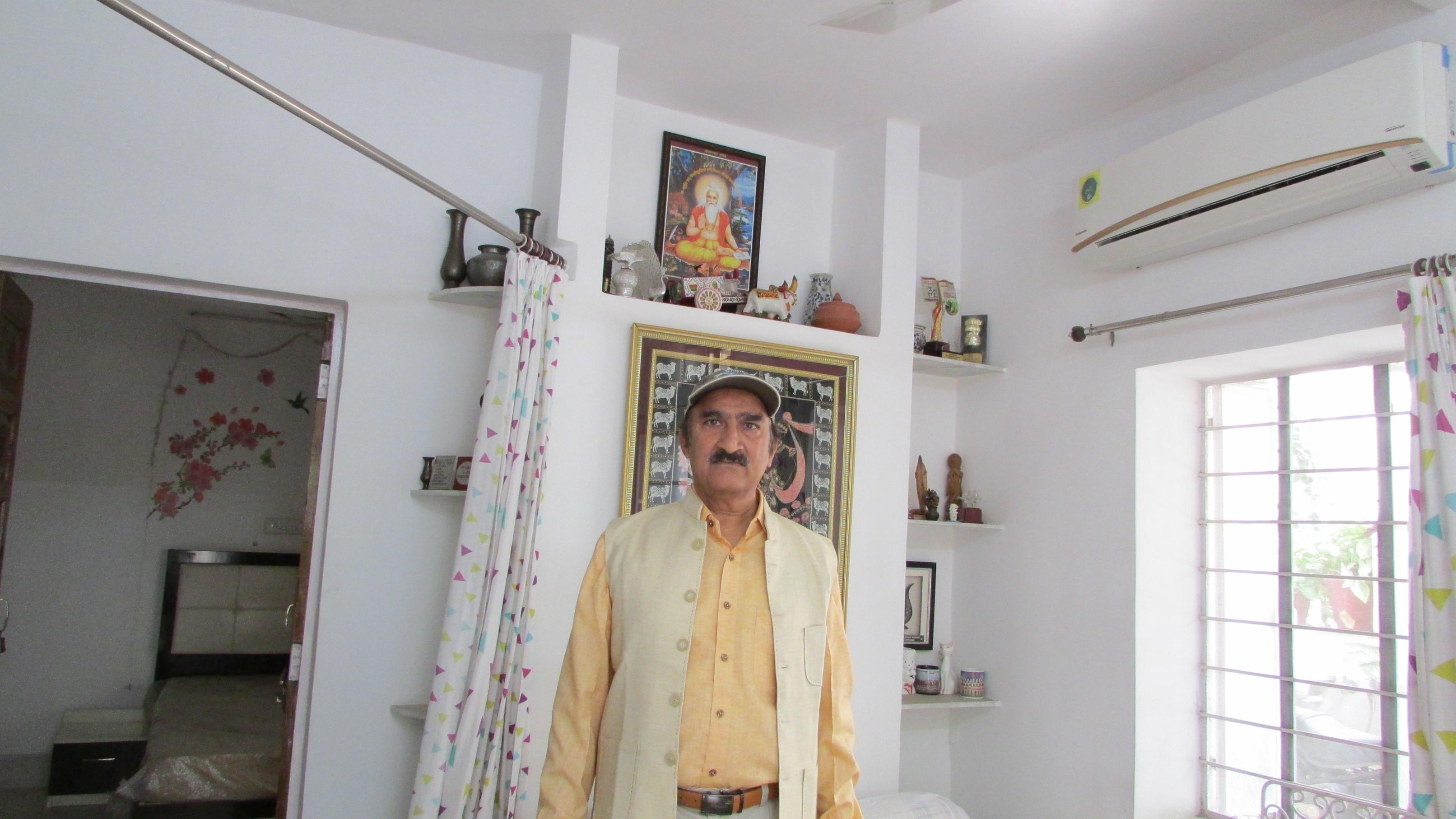 White Corner House Goverdhan Vilas Housing Board Colony - Tap to explore photos