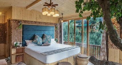 Royal Himalayan Tree House Room Type - Super Deluxe Treehouse with Jacuzzi