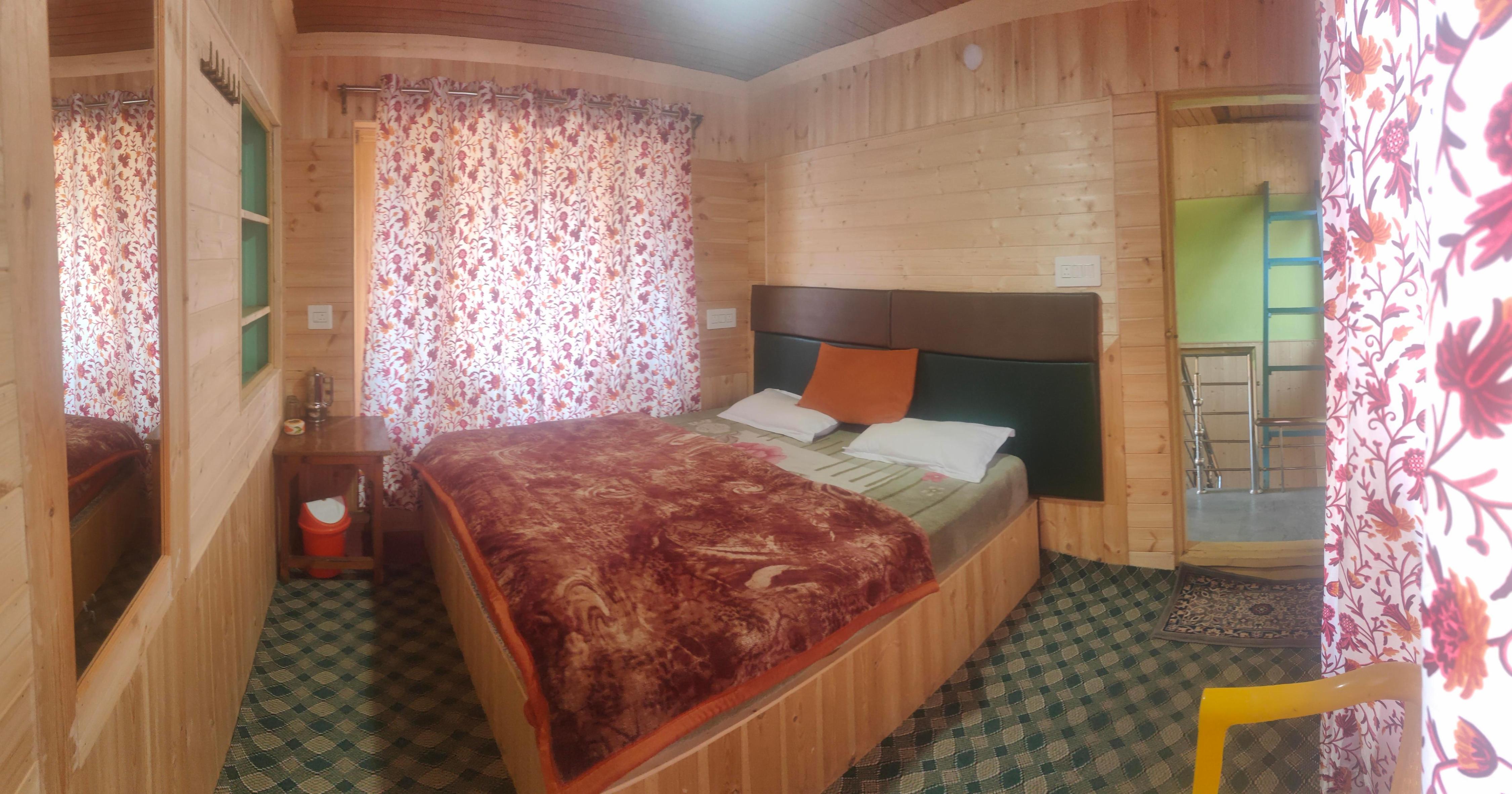 Paradise Guest House Pahalgam - Tap to explore photos