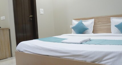 Staybia Hotels & Service Apartment Room Type - Standard Room with Pantry Area