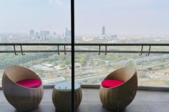 21st Floor SkyStudios with Balcony