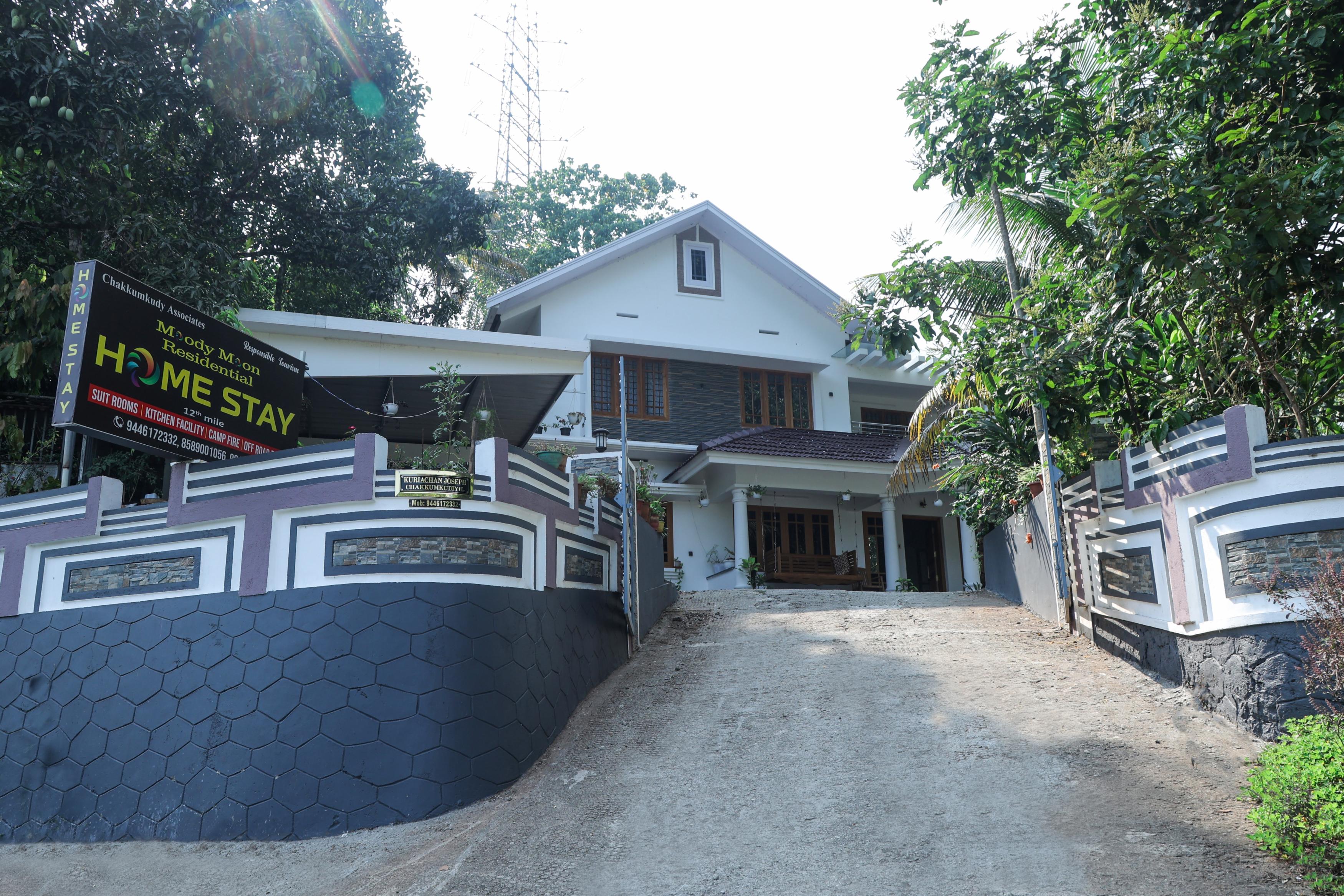 Moody Moon Residential Homestay