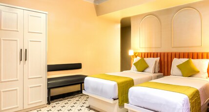 Arnna  NESCO Goregaon Room Type - Classic Twin or Double Room