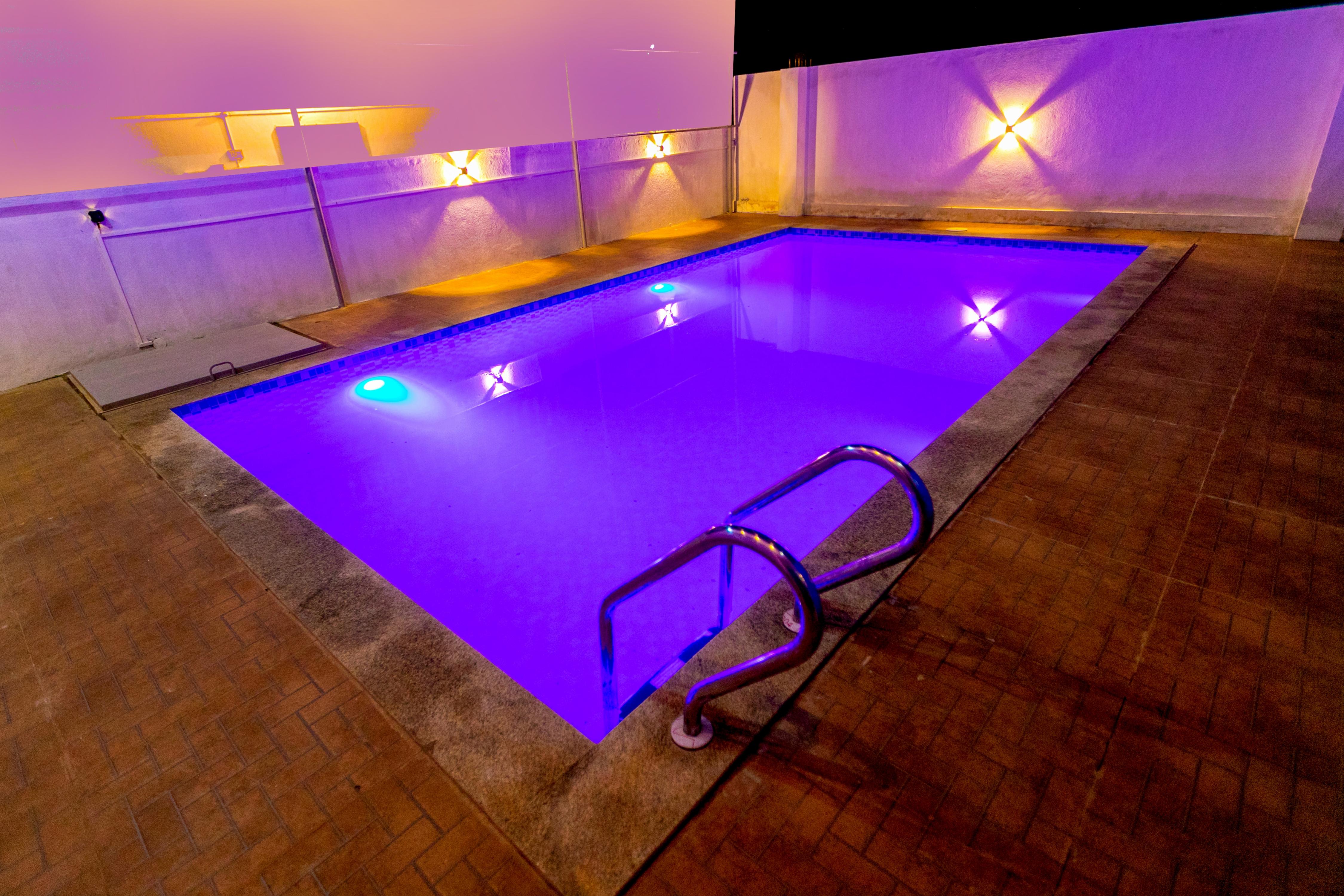 Dreamland inn with swimming pool - Tap to explore photos