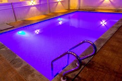 Dreamland inn with swimming pool