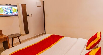 Hotel Seven Lights Room Type - Deluxe Room AC