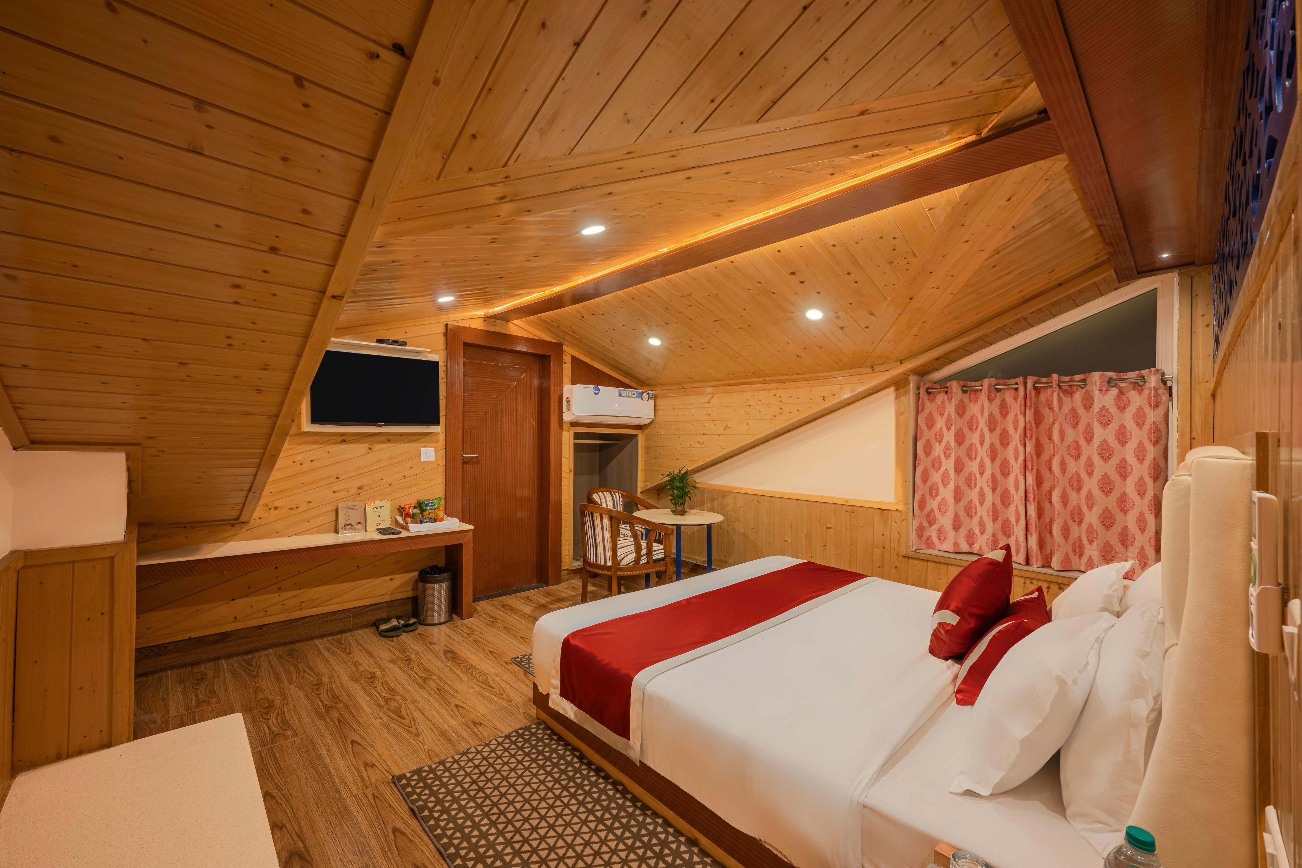 WOOD STOCK LUXURY KASAULI -Mountain View - Tap to explore photos