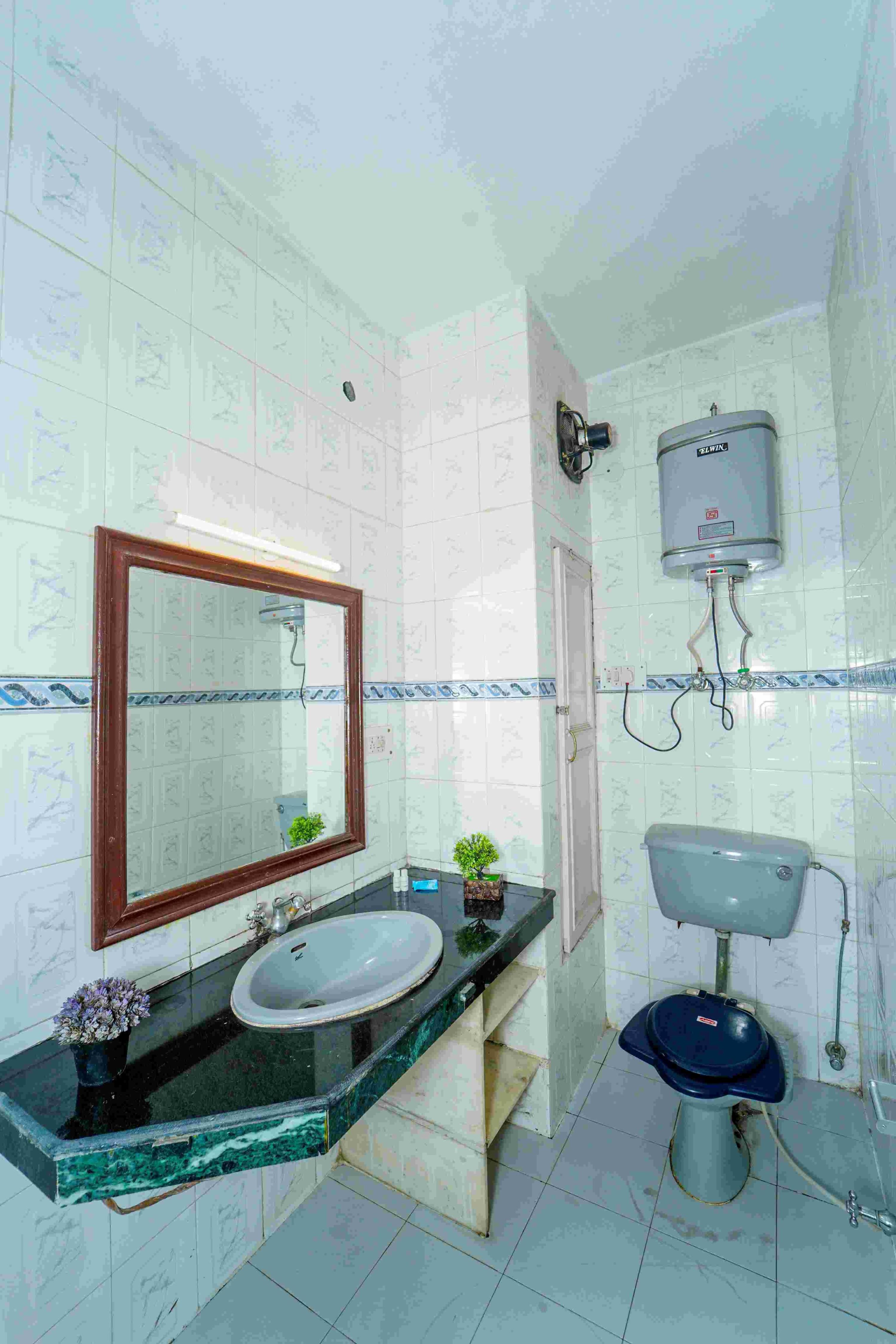 White Mist Cottage - Tap to explore photos