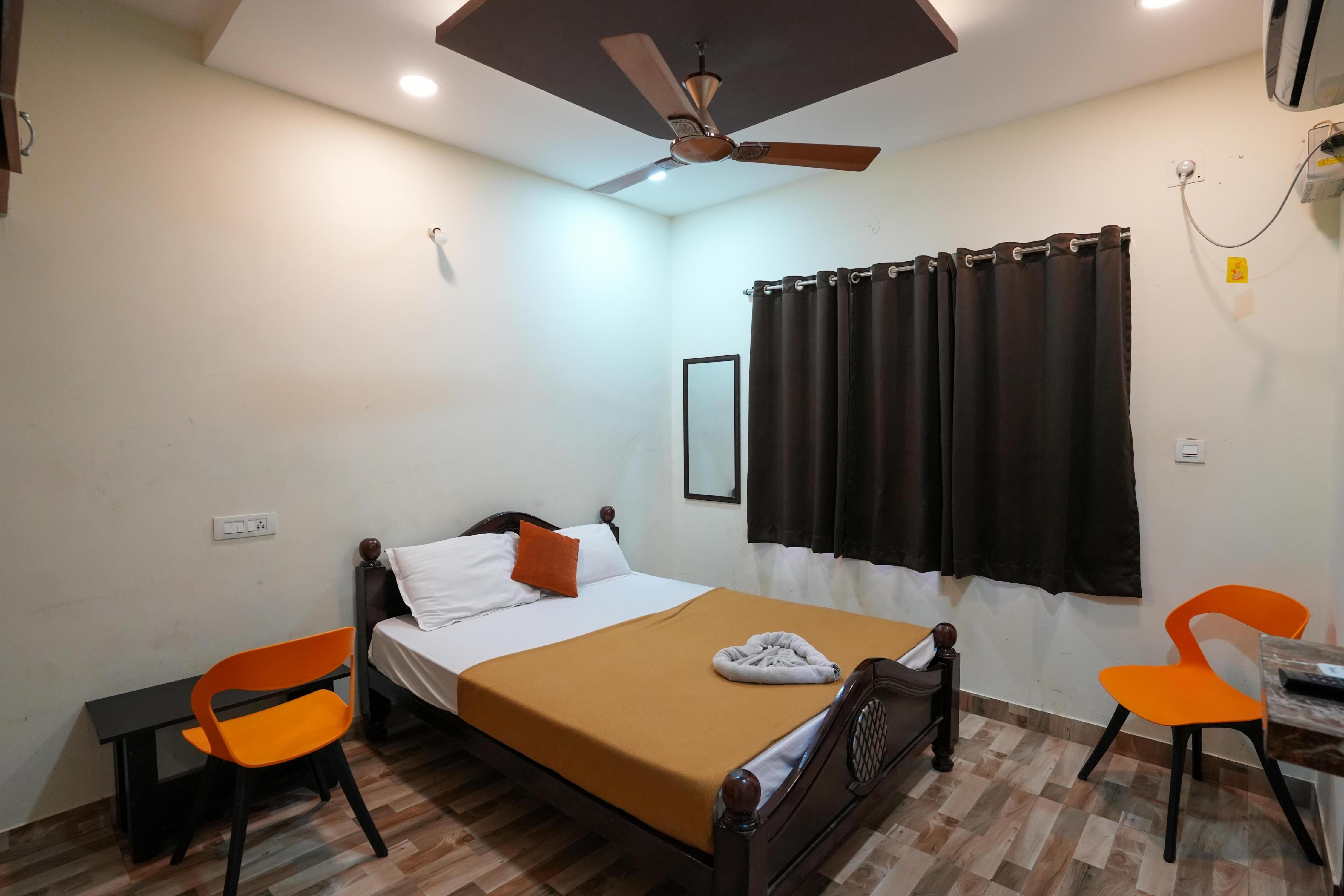 ALSHA INN Room Type - Deluxe Room with Balcony