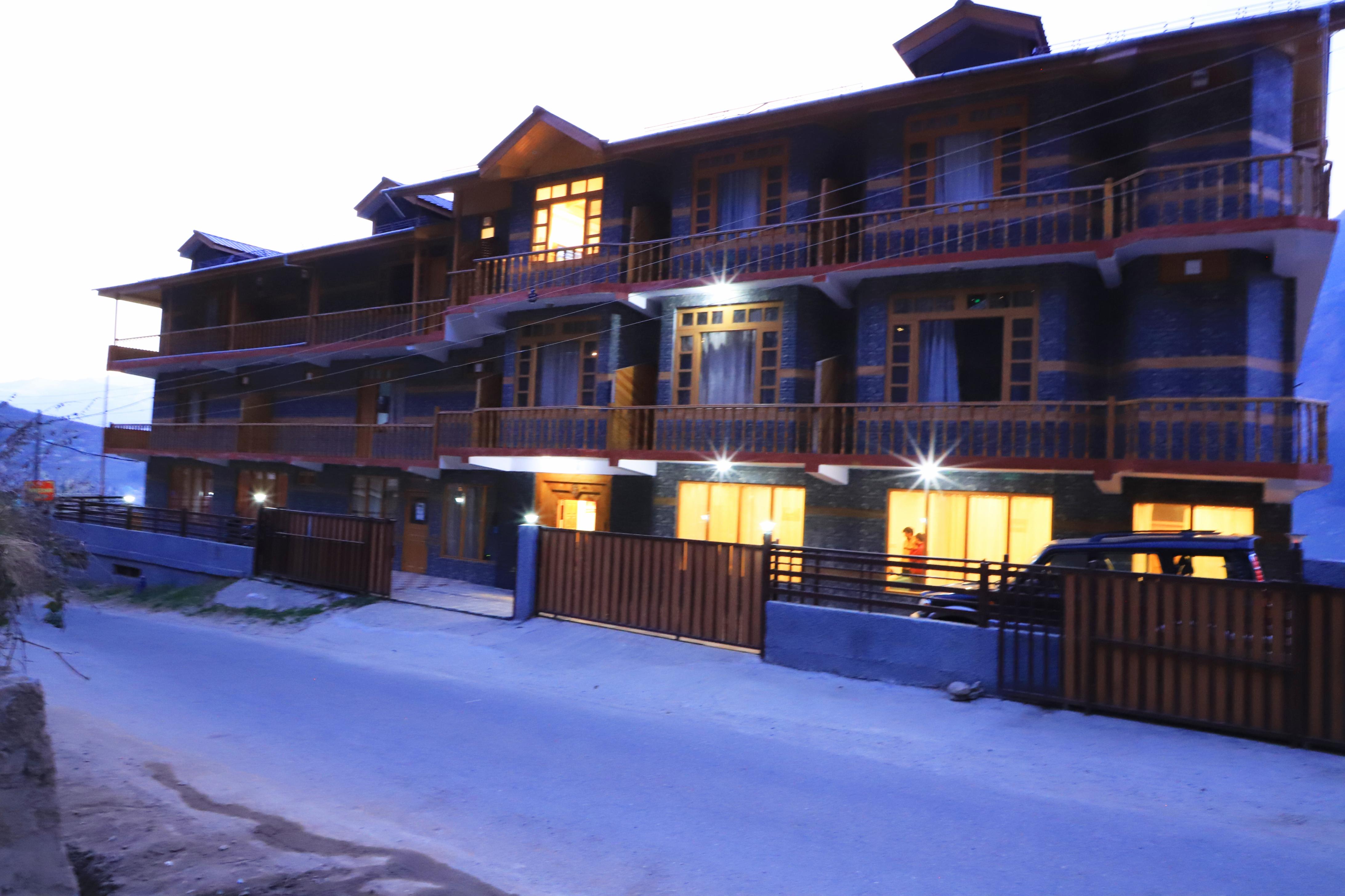 Seven Hills Resort - Tap to explore photos