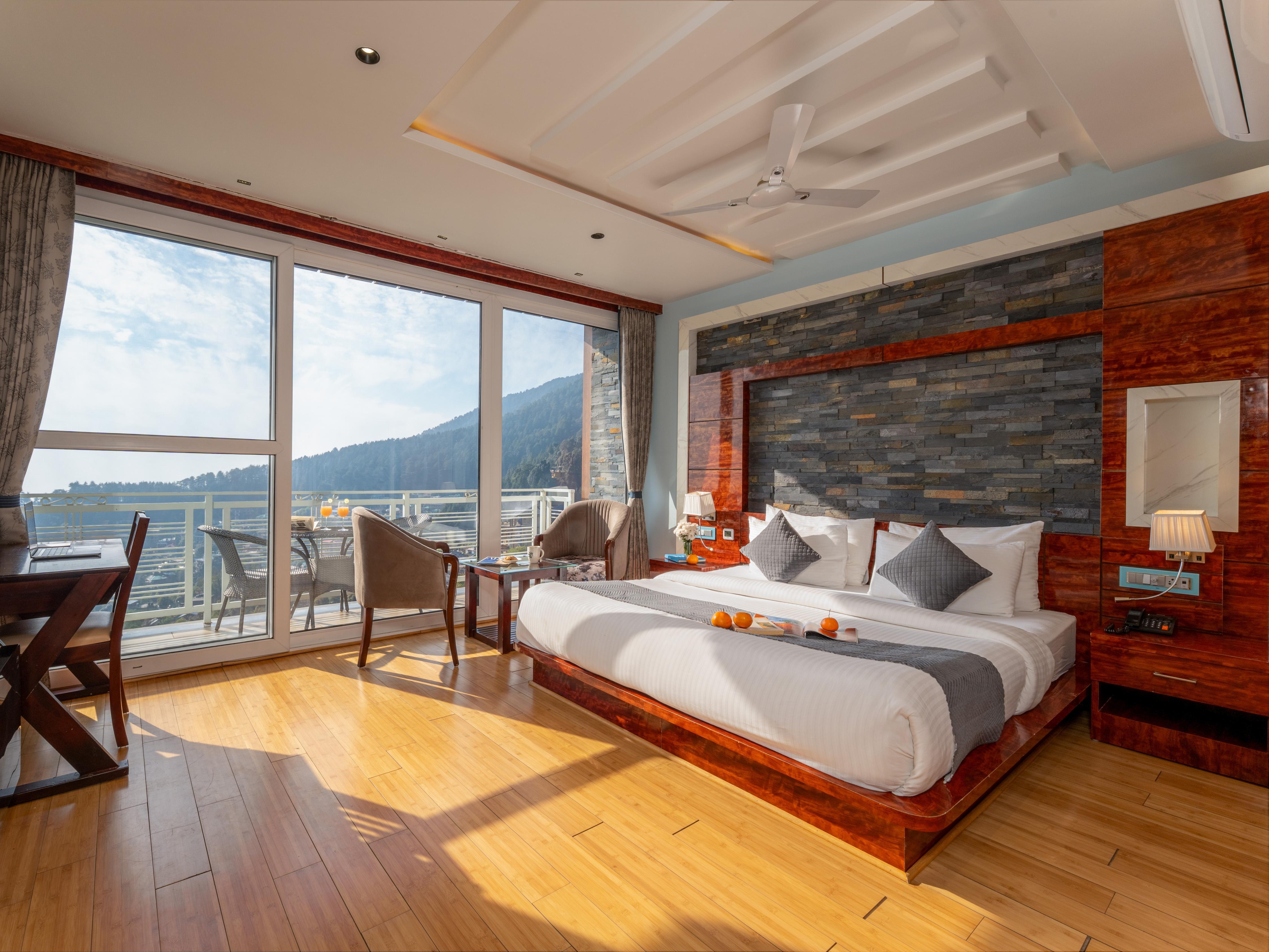 Moustache Select McLeodganj Room Type - King Room With Balcony and Jacuzzi