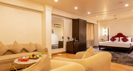 The Saga Hotel - Green park Room Type - Family Suite